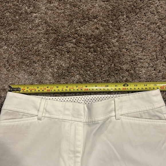 Talbots Women’s White Perfect Shorts  Sz 6 - Picture 3 of 6